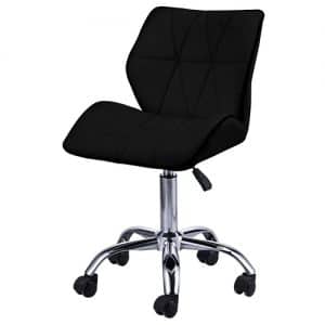 כיסא שחור בעיצוב בר לקוסמטיקה STYLE