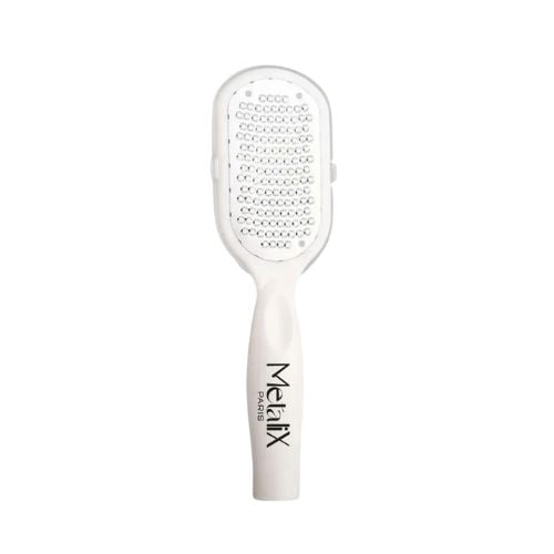 משייף לייזר בטיחותי עם מכסה IX-067 METALIX PARIS – לפדיקור מושלם ובטיחותי! נירוסטה אל חלד בחיתוך לייזר ייחודי מצויד במכסה בטיחותי עיצוב אובלי רחב נוחות מקסימלית להסרה יעילה של עור יבש אחיזה נוחה ויציבה והמשייף ניתן לחיטוי METALIX PARIS הסדרת המקצועית לפדיקור בטיחותי – ללא פציעות